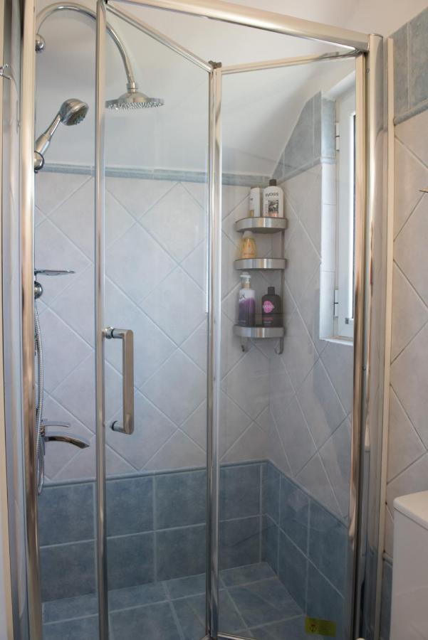 Harris Elegant House Superb View Near Airport Apartment Artemida  Ngoại thất bức ảnh
