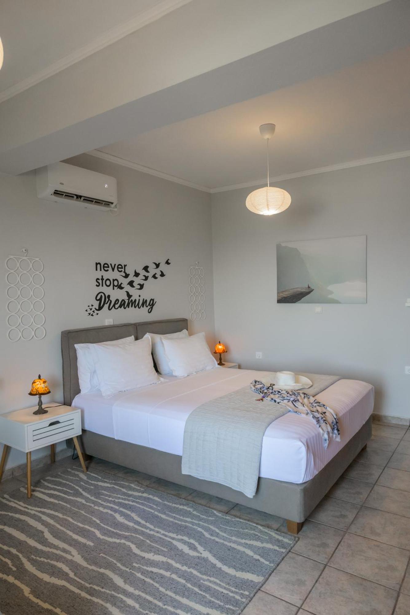 Harris Elegant House Superb View Near Airport Apartment Artemida  Ngoại thất bức ảnh